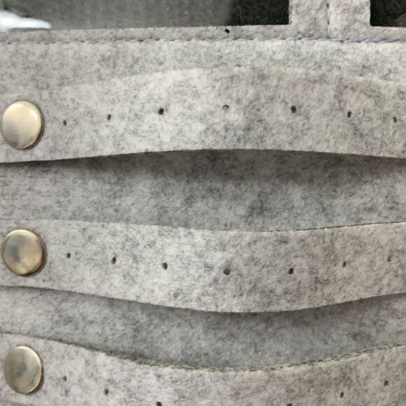 Jewelry/headband door/wall organizer. Gray felt 56" (without hanger) X 13" - Picture 3 of 13